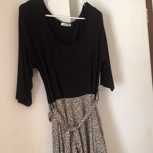 Woman’s black danity fall Carole Christian rayon flowy dress